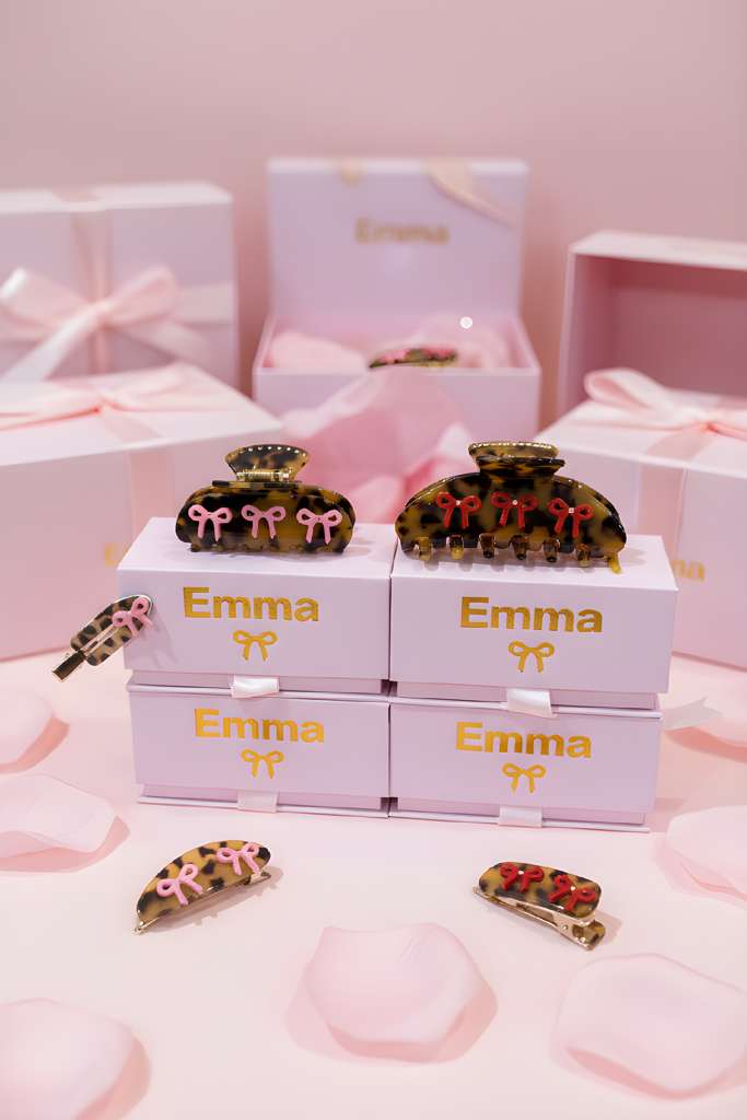 “It’s a Girls World” Mini Clip