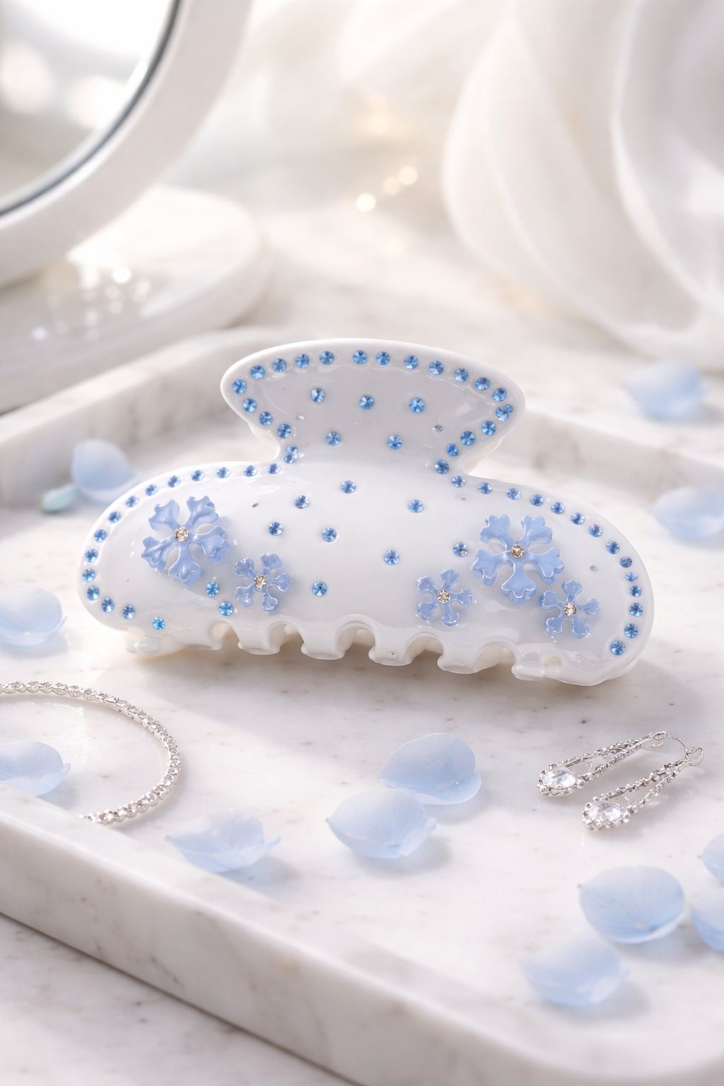 "Sparkle Through the Snow" Mini Clip